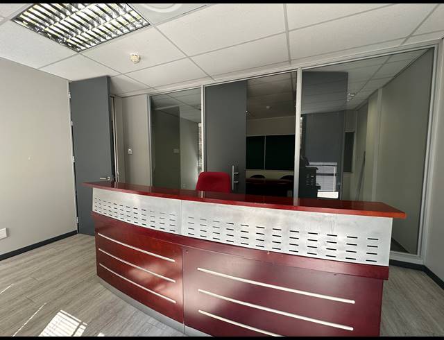 220.40M² OFFICE TO LET IN IRENE